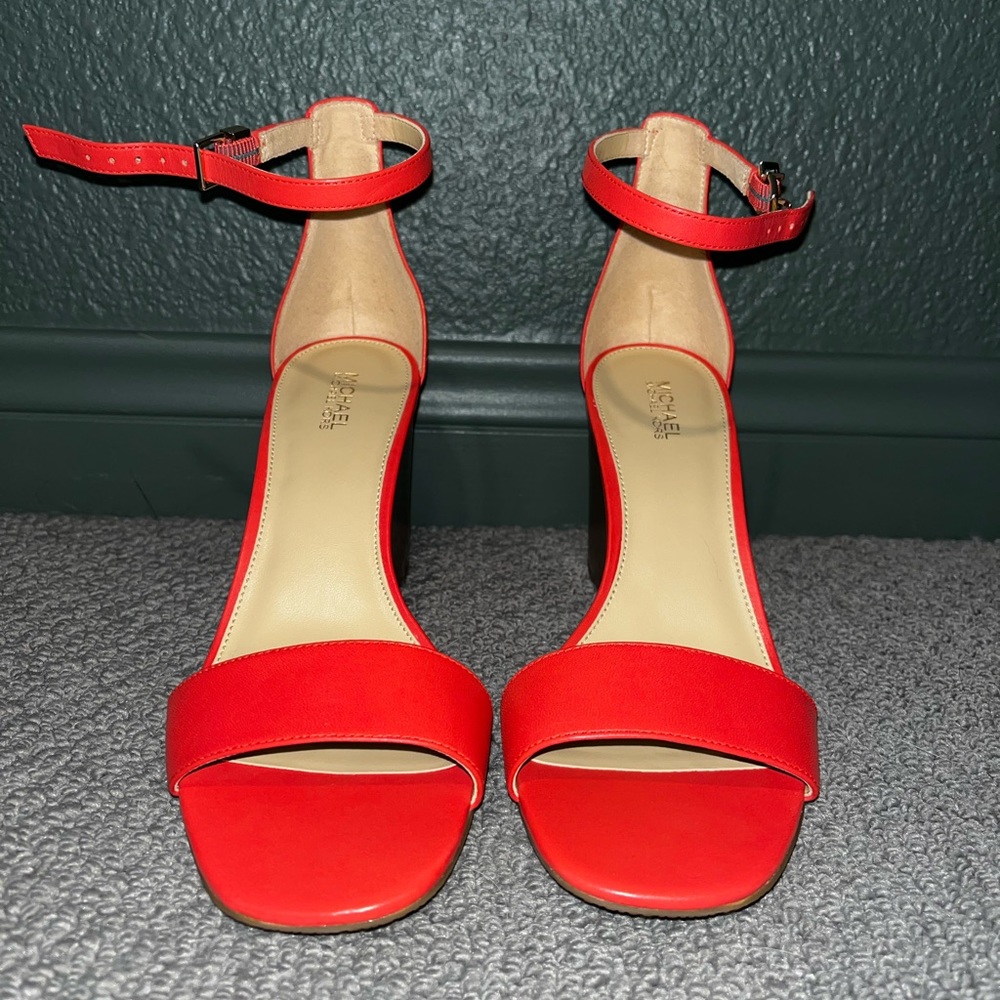 Michael Kors Fiona Wedge Sea Coral (worn once)